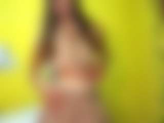 Live cam show with DanielaBaibak - Bikini on friskycurves.com