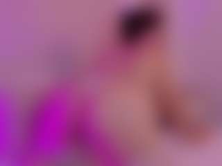 Live cam show with julieta-wildblod - Moaning on Camsoda
