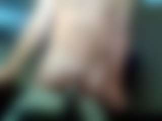 Kushbombz's Live Sex Cam Show