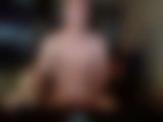 Live cam show with Kushbombz - Cock Rating on AdultVida.com