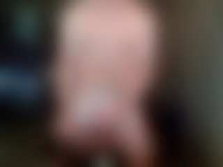 Live cam show with Kushbombz - Blue Eyes on Cam Slut