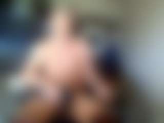 Live cam show with Kushbombz - Brunette Hair on camwithhim.com