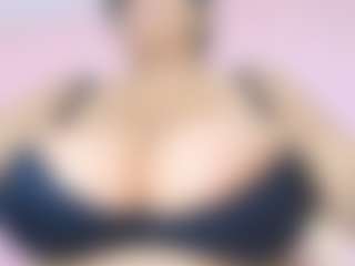 Live cam show with PlusSizeGoddess - Huge on TeamSkeetLive