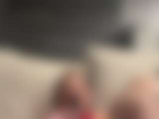 SugarRushXO MILF webcam performer live streaming
