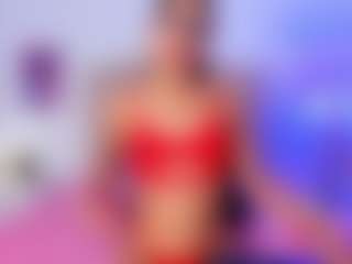 Live cam show with yensy-hott - Petite on AdultVida.com