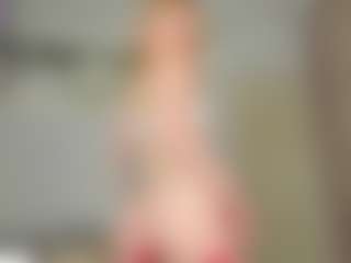 Live cam show with Annabella - Gamer Athletic on CamwithHer