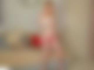 Live cam show with Annabella - Cute on StripNow