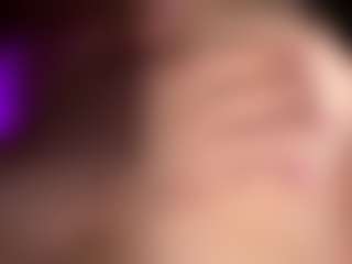 Live cam show with BeaPeria - Smoking on madthumbs