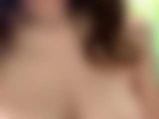 Live cam show with BeaPeria - Flashing on Hubzter Live