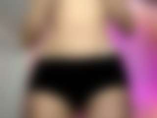 Live cam show with BeaPeria - Genital Piercings on Gym Cam Girls