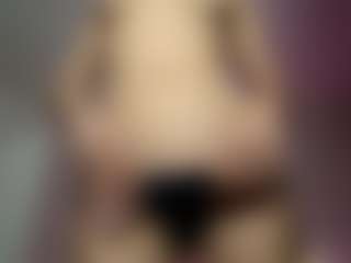 Live cam show with BeaPeria - Flashing on Dolls Live