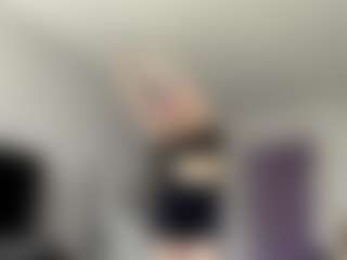 Live cam show with Rira - Squirt Latina on Streamer API