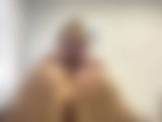 Live cam show with Rira - Latina on LiveSexCams6