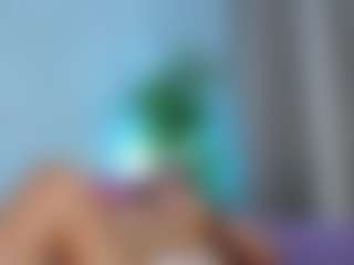 Live cam show with Eva-luxx - Lush on intimatelivegirls.com