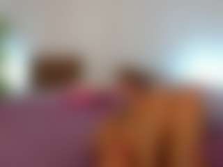 Eva-luxx MILF webcam performer live streaming