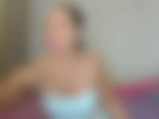 Live cam show with Eva-luxx - Athletic MILF on Hubzter Live