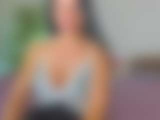 Live cam show with Eva-luxx - Skinny on Camsoda