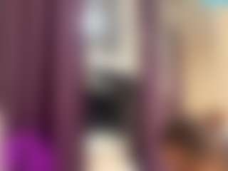 Live cam show with GlaydsDibiasi - Skinny on Gym Cam Girls