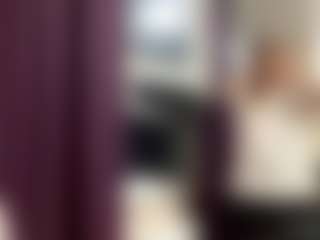 Live cam show with GlaydsDibiasi - Brown Hair on TeamSkeetLive