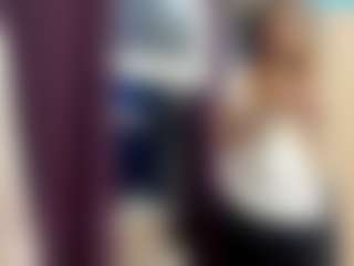 Live cam show with GlaydsDibiasi - Brown Hair Toys on TeamSkeetLive