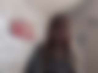 Live cam show with Lora - Amateur Brown Hair on Free Soda