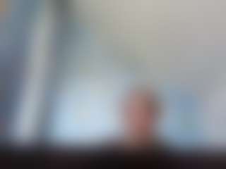 Live cam show with Lora - Moaning on livesuperchat.net