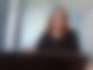 Live cam show with Lora - Oil on camwithhim.com