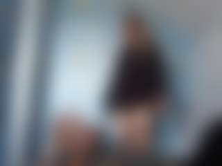 Live cam show with Lora - Moaning on Soda Cam