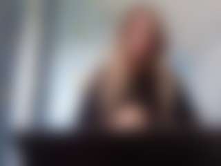 Live cam show with Lora - Moaning on StripNow