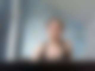Live cam show with Lora - College on AdultVida.com