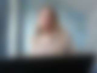 Live cam show with Lora - Oil on Camsoda