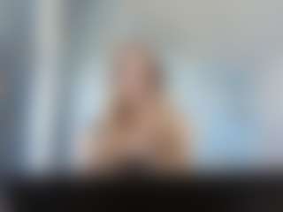 Live cam show with Lora - College Teen (18+) on Uber Horny
