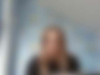 Live cam show with Lora - Moaning on liverealitysex.com