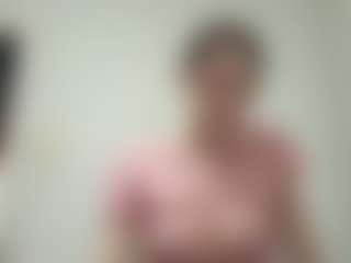 Live-Cam-Show mit Lora - Athletic Nature auf Camsoda