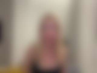 Live cam show with Anny - Blonde Hair on Camsoda