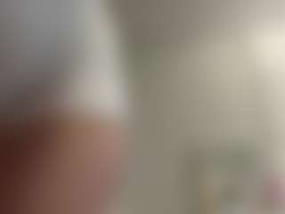 RosalineWainright's Live Sex Cam Show