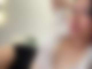 RosalineWainright's Live Sex Cam Show