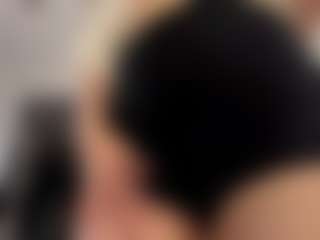 RosalineWainright's Live Sex Cam Show