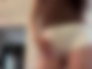 RosalineWainright's Live Sex Cam Show