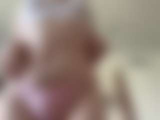 RosalineWainright's Live Sex Cam Show