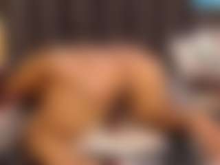 Live cam show with Curvybootyqueenx22 - Moaning on Camsoda