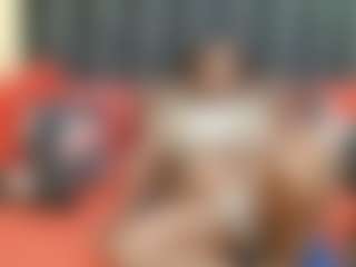 Live cam show with EBONYTIYANA - New Sexwebcam on chickslive.net