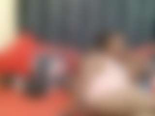 EBONYTIYANA's Live Sex Cam Show