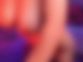 larsonbeverly's Live Sex Cam Show