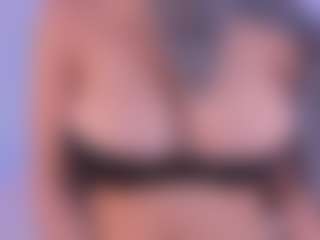 Live cam show with salmma-habibi - Strip Mature on Camsoda