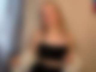Live cam show with Polly - Ebony College on Camsoda