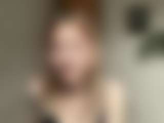 Live cam show with Mia - New Squirt on AdultVida.com