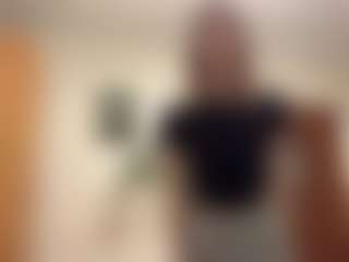 Mia's Live Sex Cam Show