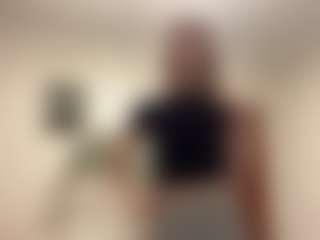 Mia's Live Sex Cam Show