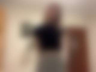 Mia's Live Sex Cam Show